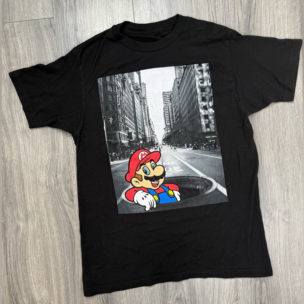Mario Tshirt Men’s Medium Black Red‎ Super Bros Luigi Nintendo World Adult Wii